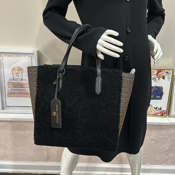 COPY - MICHAEL KORS
SINCLAIR
30F1G5ST7F BROWN/BLK
LG EW GRAB TOTE
LEATHER - Picture 1 of 13